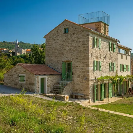 Stanzia Sparagna Villa *