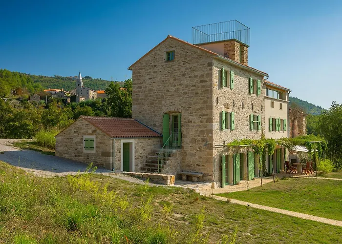 Stanzia Sparagna Villa *